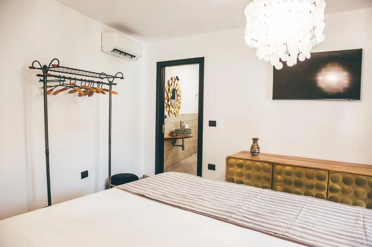 Eksotika Bed & Breakfast Oliveri