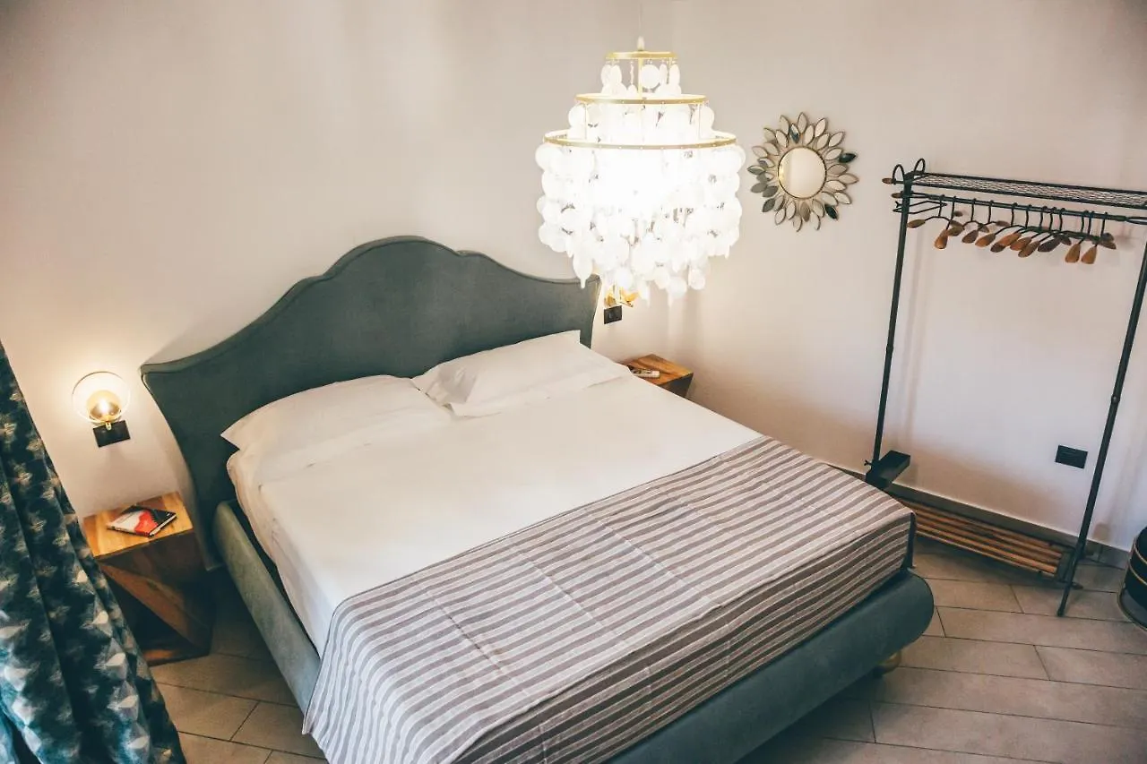 Bed and Breakfast Eksotika Oliveri 0*,